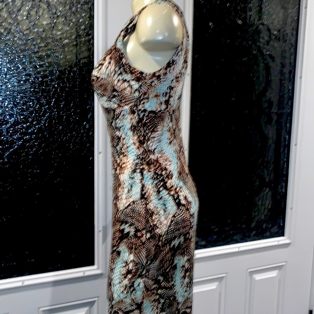 Cache evening gown, classy sexy & beautiful S/M pictures do it no justice - Picture 4 of 13